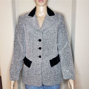 Suits us gray Tweed  3 button longs sleeve blazer